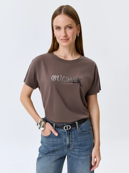 Футболка с мерцающей вышивкой