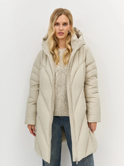 Теплый пуховик с фигурной стежкой