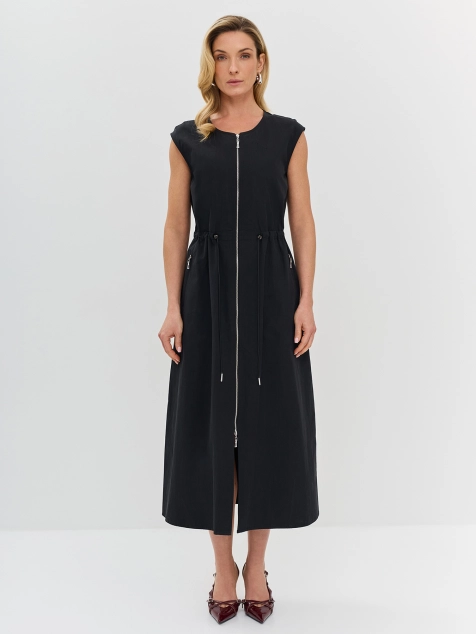 Платье в спортивном стиле