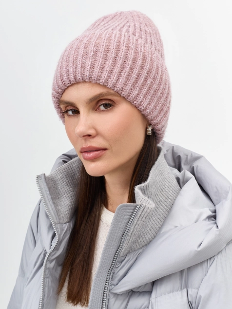Шапка в рубчик с деликатным люрексом