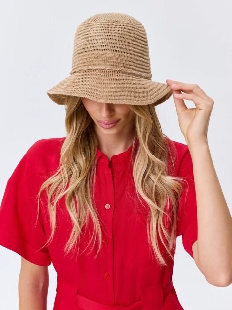 Пляжная плетеная шляпа