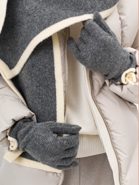 Вязаный шарф с контрастным краем