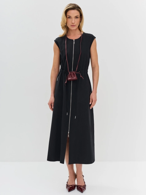 Платье в спортивном стиле