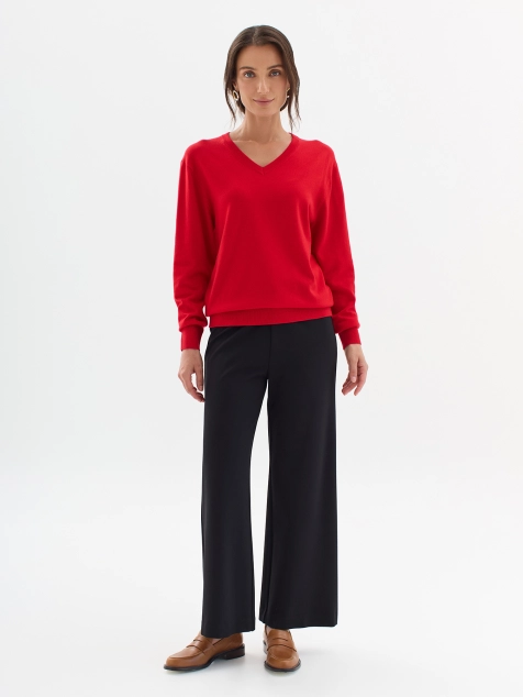 Джемпер с V-образным вырезом из высококачественной пряжи