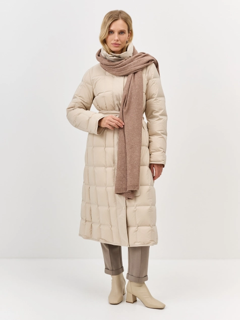 Вязаный шарф с деликатными пайетками