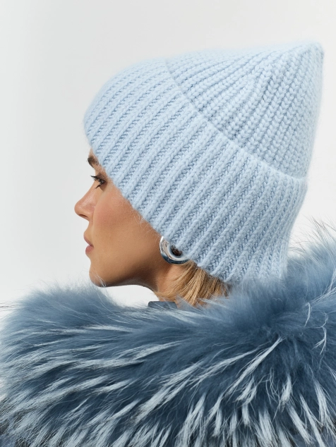 Базовая шапка бини в рубчик