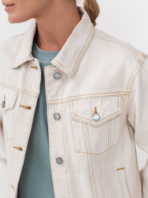 Классическая джинсовая куртка с контрастными швами