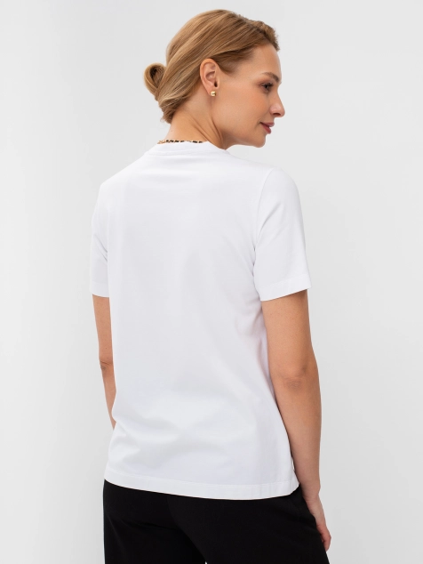 Базовая белая футболка