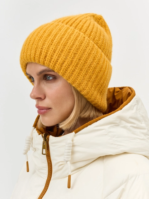 Базовая шапка бини в рубчик