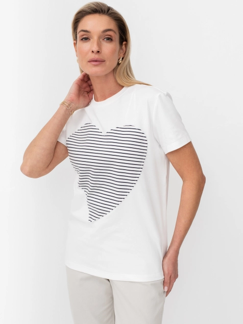 Футболка с контрастной аппликацией ''Сердце''