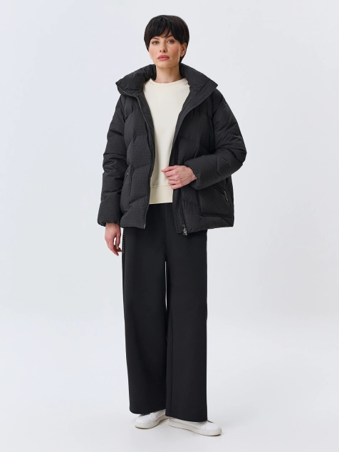 Oversize пуховик с деликатным блеском