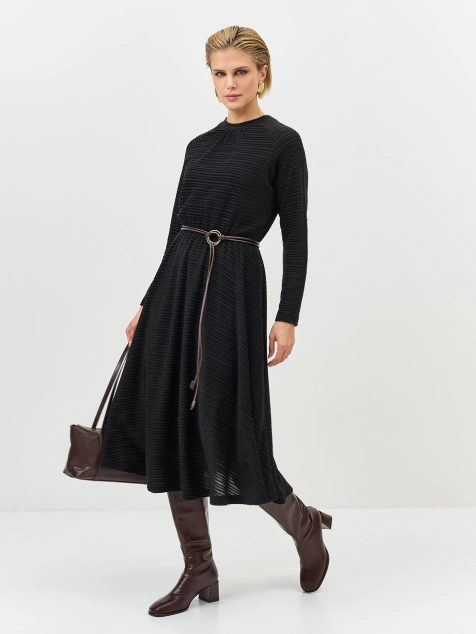 Платье из фактурного трикотажа