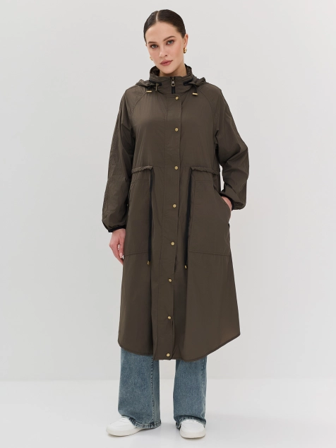 Легкий плащ из жатой ткани