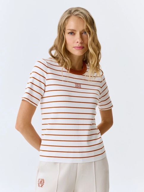 Вязаная футболка в полоску