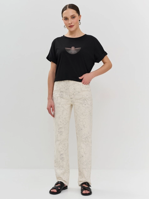 Свободная футболка с минималистичным принтом