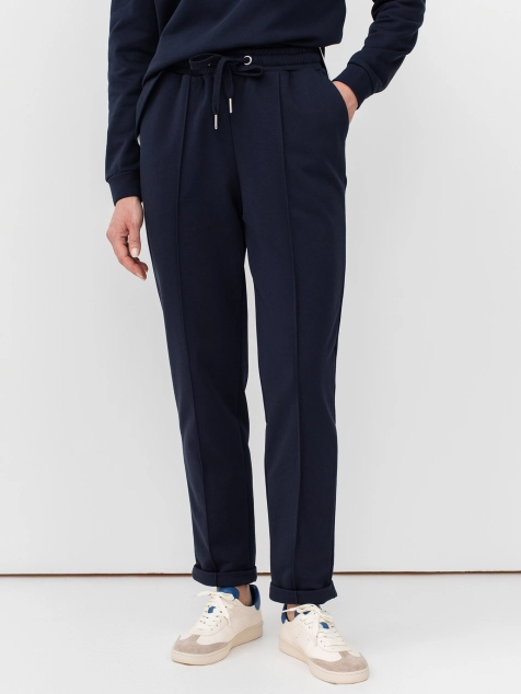 Трикотажные джоггеры с акцентом на боковых карманах