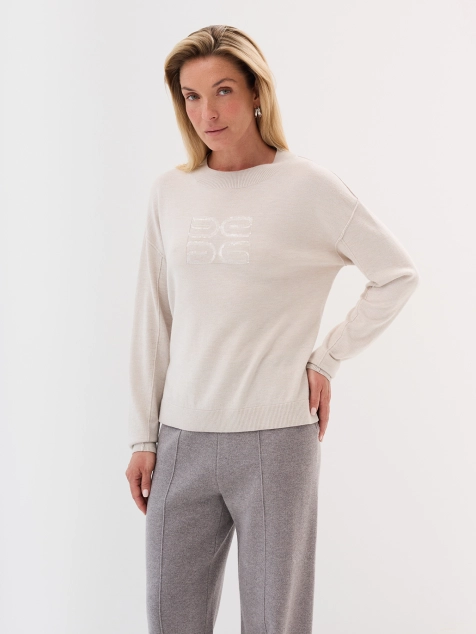 Джемпер прямого силуэта с узором в тон