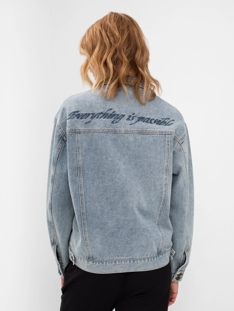 Джинсовый жакет с вышивкой на спинке