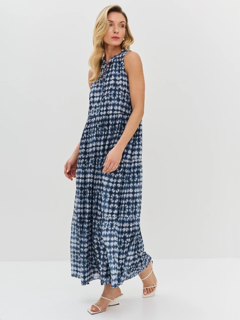 Ярусное платье-макси с абстрактным принтом