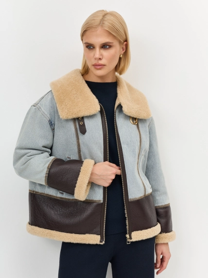 Утепленная джинсовая куртка с меховыми деталями