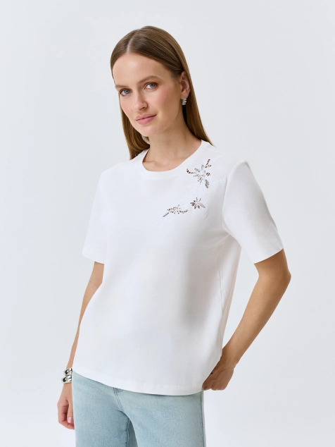 Футболка с ажурным декором