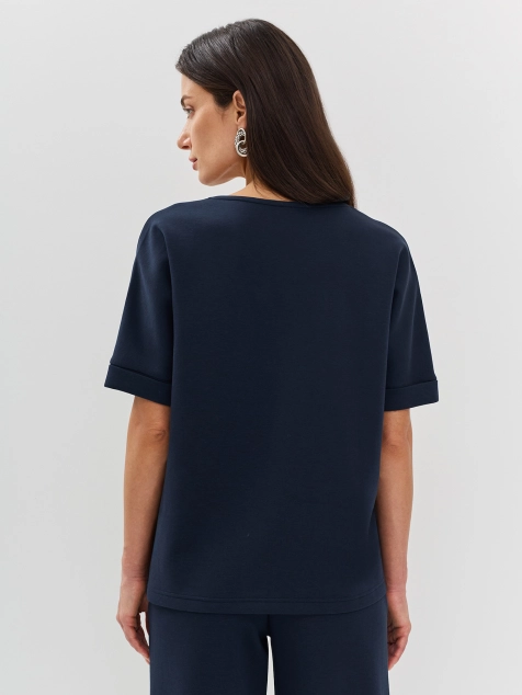 Футболка из смесового модала с V-образным вырезом