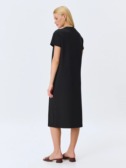 Лаконичное трикотажное платье