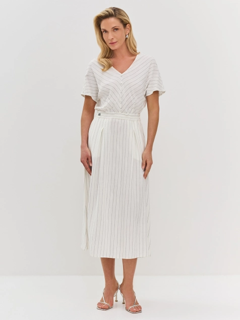 Льняное платье в тонкую полоску