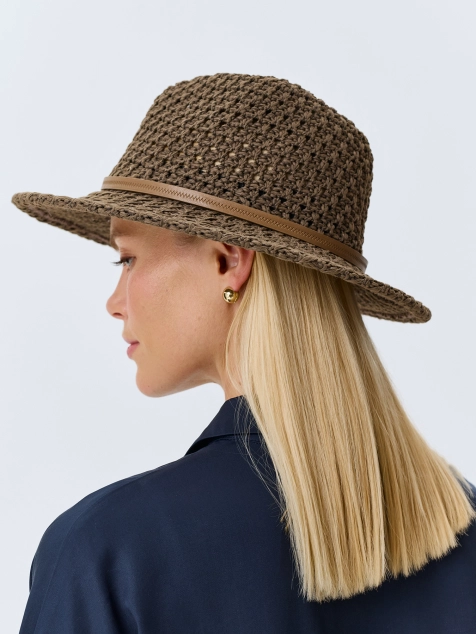 Плетеная федора с прямыми полями