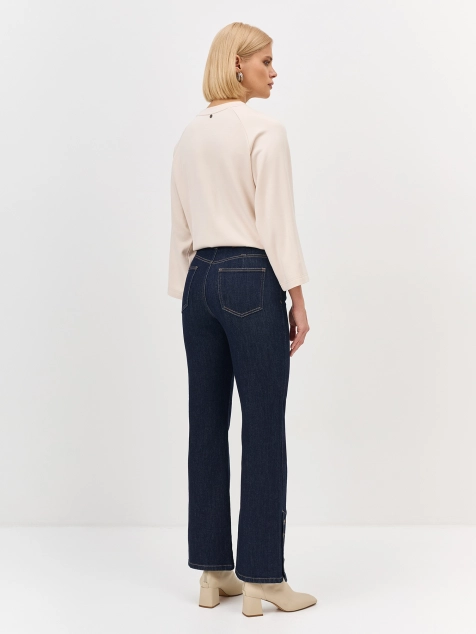 Джинсы с акцентными шлицами