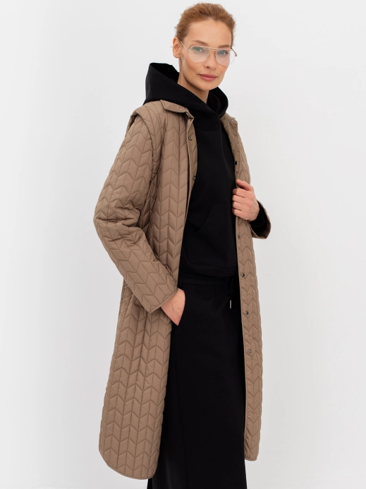 Облегченное стеганое пальто на легком утеплителе с поясом