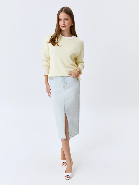 Джинсовая юбка с деликатными лампасами