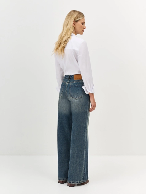 Широкие джинсы в винтажном стиле