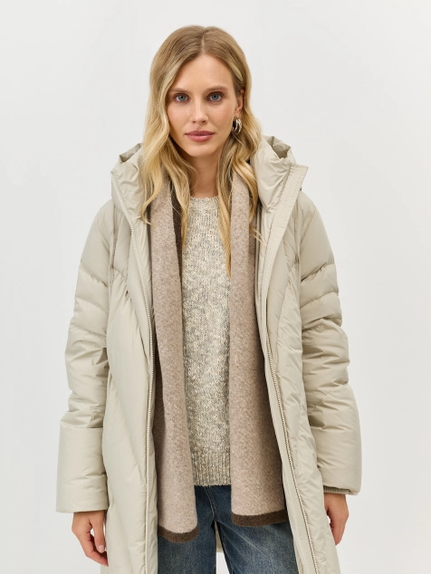 Вязаный шарф с контрастным краем