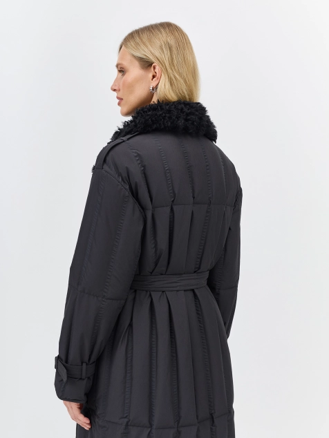 Пуховое пальто с мехом 