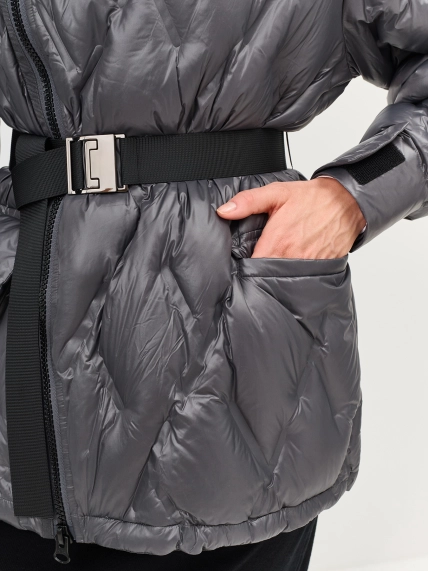 Куртка на натуральном утеплителе с асимметричной застежкой