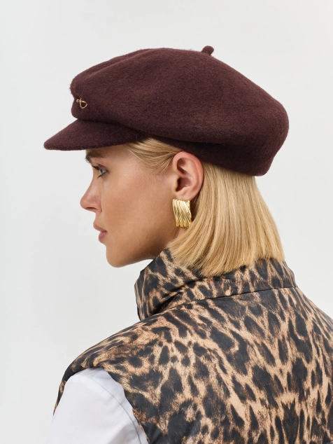 Кепи с минималистичным декором