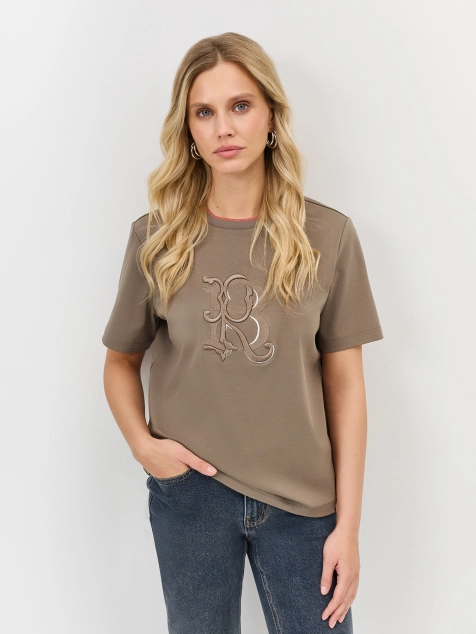 Футболка с вышивкой