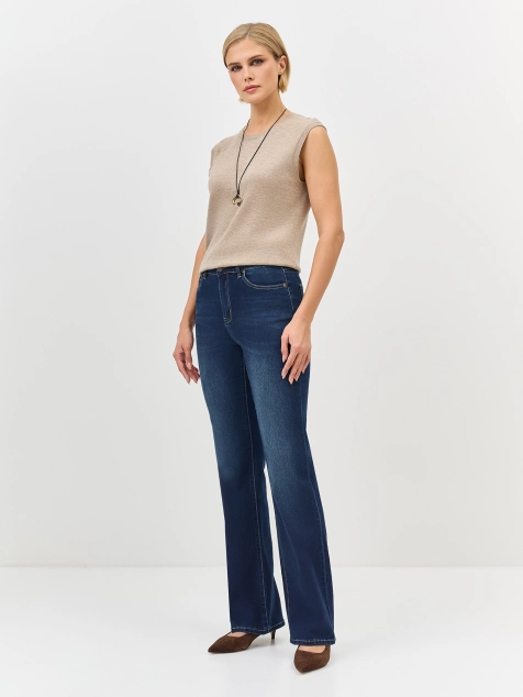 Прямые джинсы с пряжками