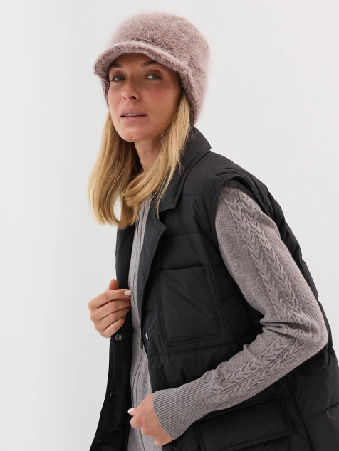 Шапка с козырьком из пряжи "Teddy"