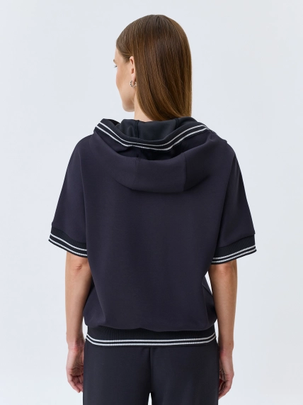 Трикотажный джемпер с капюшоном