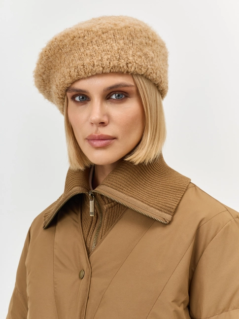Мягкий берет с шерстью