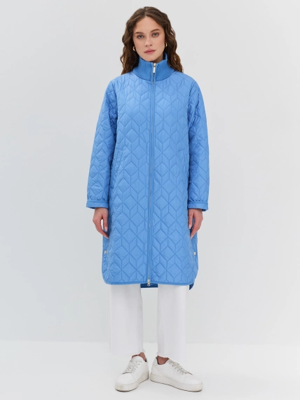 Яркое пальто с фигурной стежкой