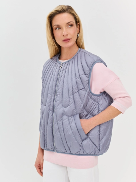 Жилет с фантазийной стежкой