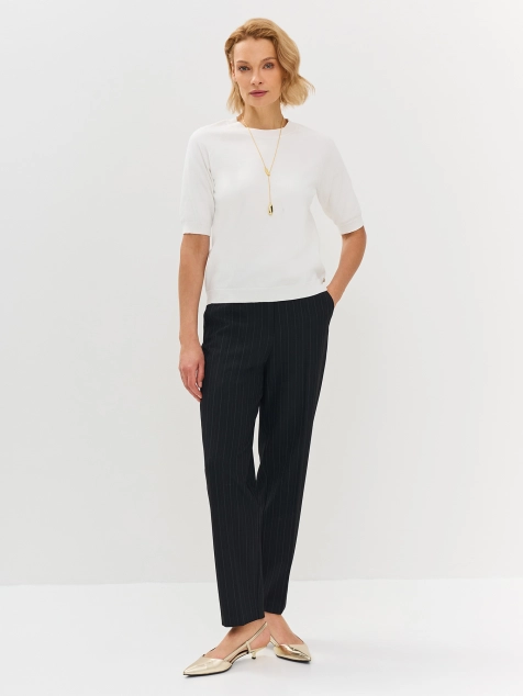 Свободный джемпер с укороченными рукавами