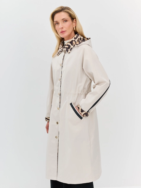 Плащ с анималистичными деталями