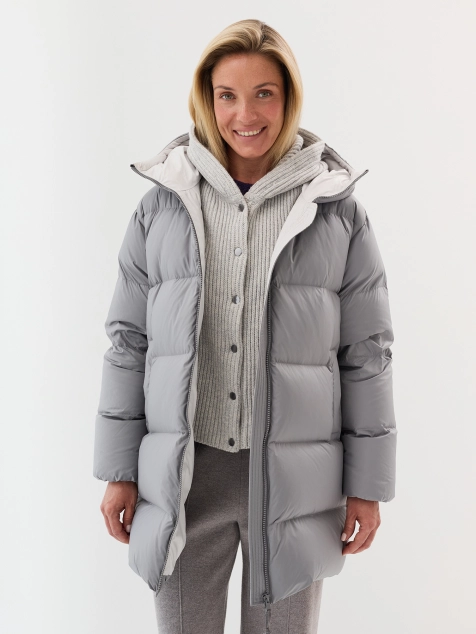 Теплый пуховик с трикотажной манишкой