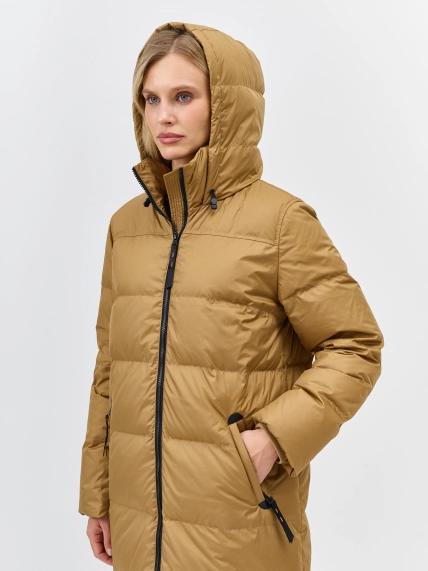 Стеганое пальто с контрастной фурнитурой