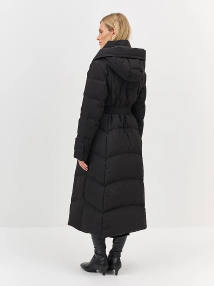 Пальто с акцентным высоким воротником