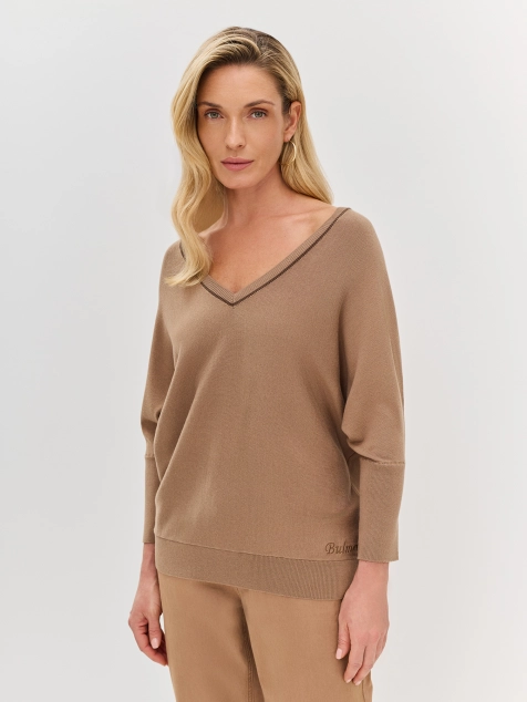 Джемпер с принтом на спинке